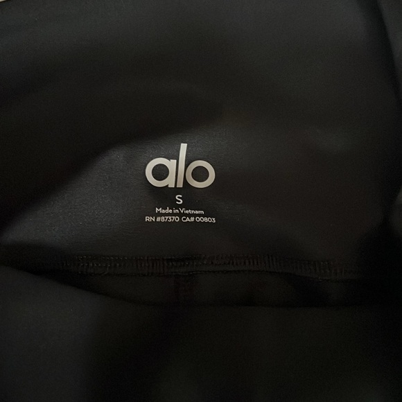 ALO Yoga  Black Leggings - Picture 3 of 4